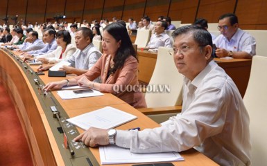 Quốc hội giao Chính phủ tăng lương lên 1,49 triệu đồng từ 1/7/2019