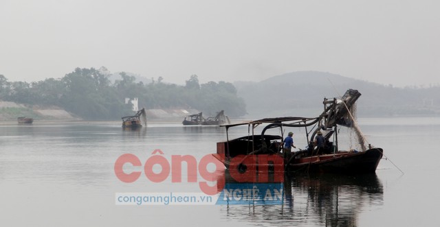 Tháo gỡ vướng mắc các bến thủy nội địa tập kết và kinh doanh cát, sỏi