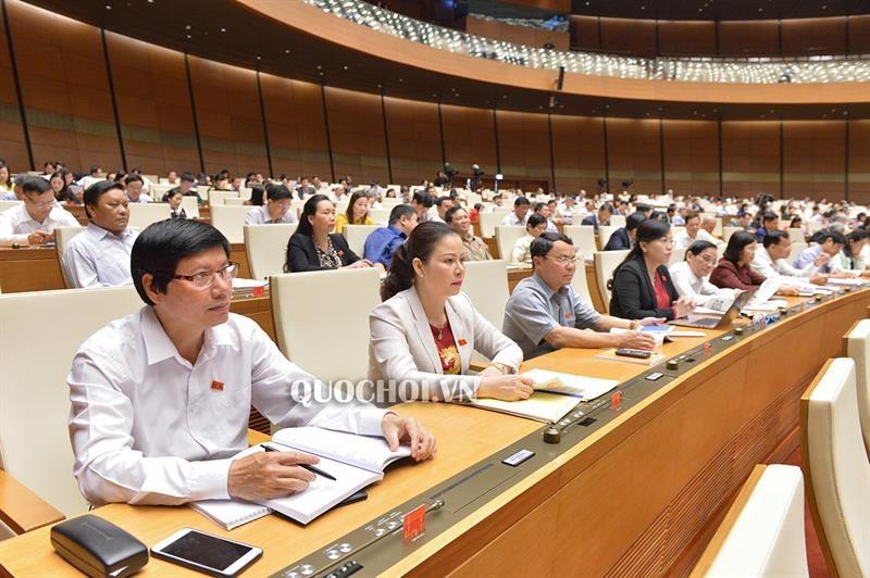 Các đại biểu Quốc hội tham dự phiên họp tại Hội trường 