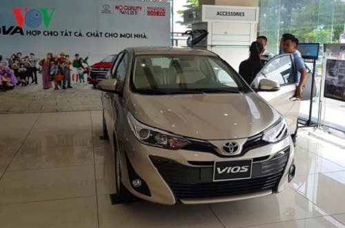 Trong tháng 10/2018, có 11.300 xe nhập khẩu và 17.599 xe lắp ráp trong nước được bán ra.