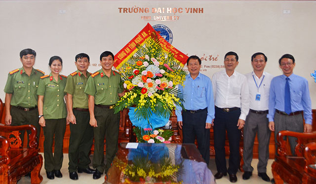 Chúc mừng CB- GV tại Trường ĐH Vinh