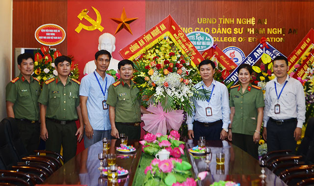 Tại Trường CĐSP Nghệ An