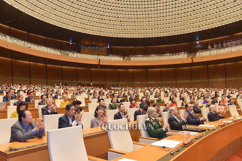 Đại biểu tại phiên họp bế mạc kỳ họp thứ 6 Quốc hội khóa XIV