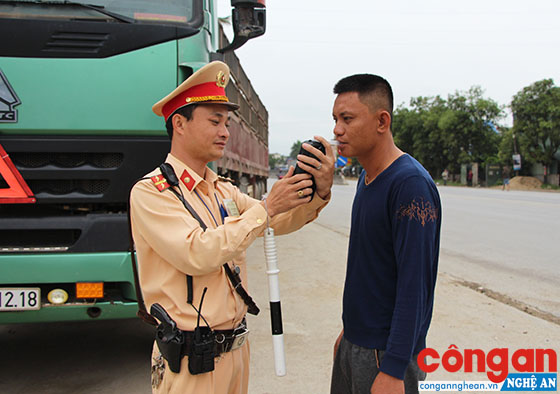 Kiên quyết trong xử lý vi phạm nồng độ cồn