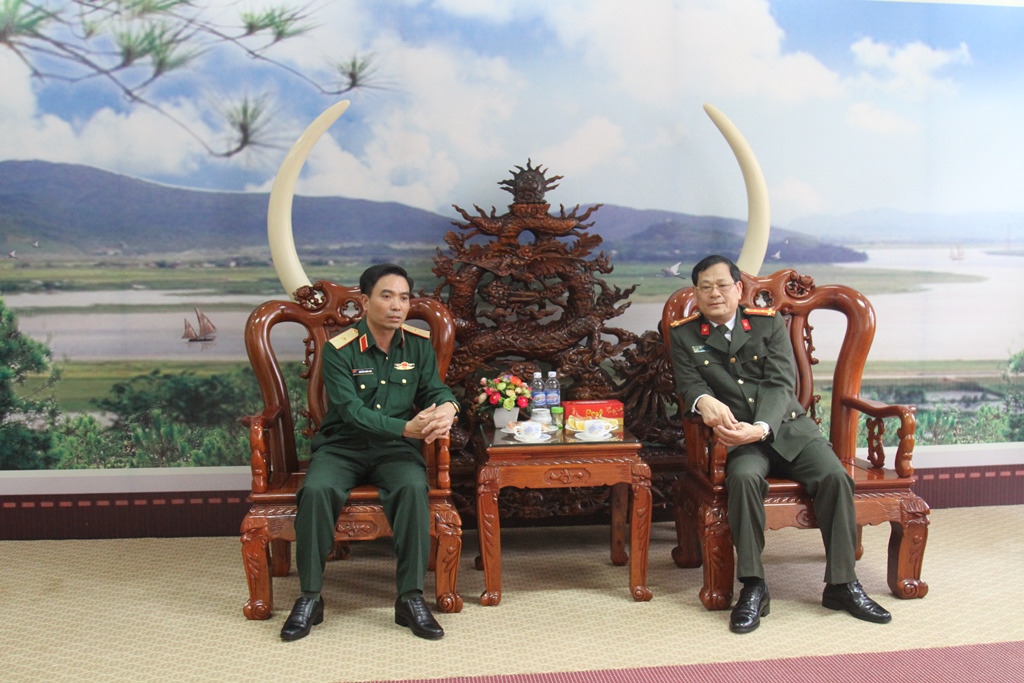 Đồng chí Tư lệnh Quân khu 4 thăm và làm việc tại Công an tỉnh Nghệ An
