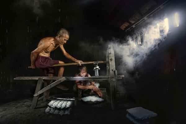 Tác phẩm “Nghề làm bánh hỏi truyền thống”, giải Nhất, tác giả Nguyễn Cảnh Hùng.