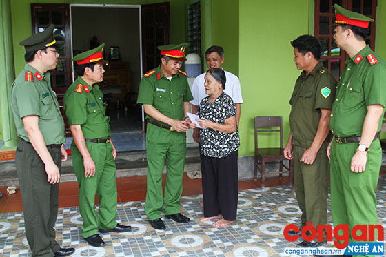 Học tập và làm theo Bác từ những việc làm cụ thể, thiết thực
