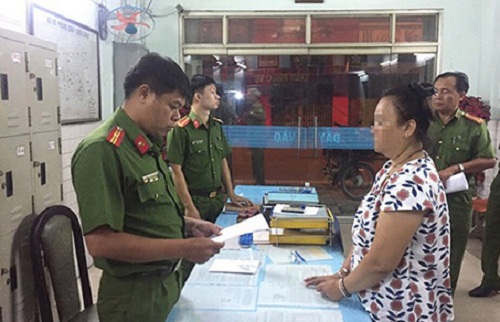 Một đối tượng trong đường dây hack email của doanh nghiệp để lừa đảo bị cơ quan Công an bắt giữ.