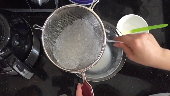 Cẩn thận dị vật từ rây lưới thép