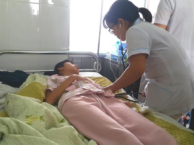 Các bệnh nhân đang được cấp cứu, điều trị tại bệnh viện