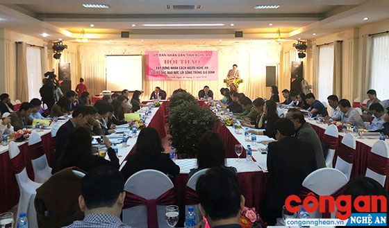Hội thảo 'Xây dựng nhân cách người Nghệ An từ giáo dục đạo đức, lối sống trong gia đình'