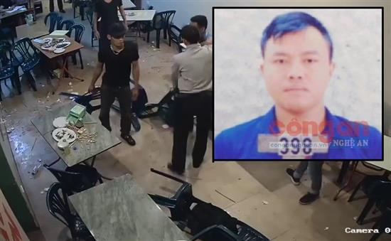Hơn 5 giờ truy bắt kẻ dùng dao đâm chết người
