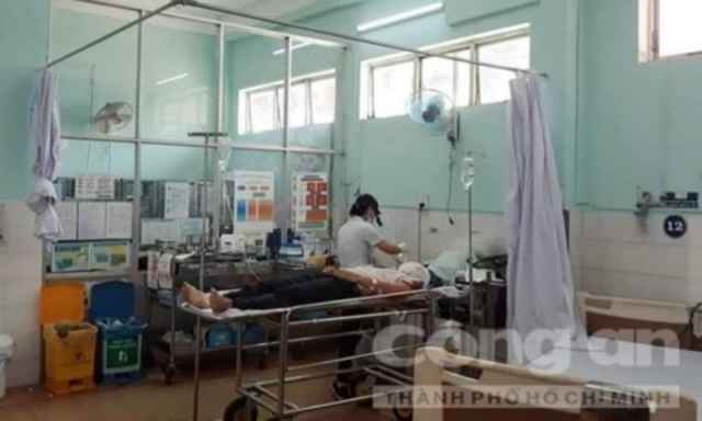 Kẻ bắn Phó Chủ tịch HĐND phường dùng máy cắt phá 4 ổ khóa để lấy súng