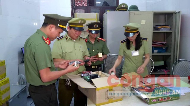 Tích cực đấu tranh, ngăn chặn buôn lậu, gian lận thương mại