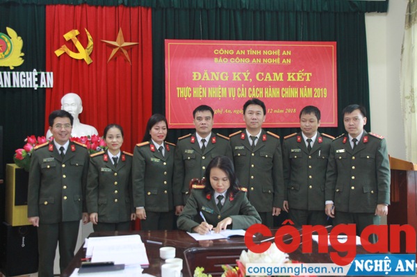 Đại diện ban thư ký