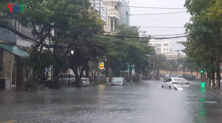 Có nơi ngập sâu đến hơn nửa mét.