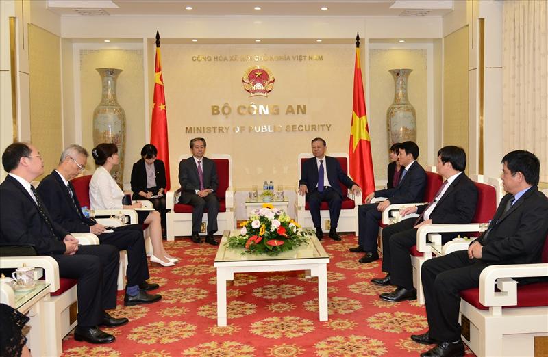 Việt Nam coi trọng việc phát triển quan hệ ổn định, lành mạnh và bền vững với Trung Quốc