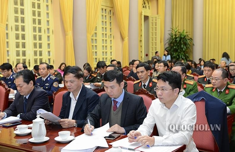 Dự buổi họp báo có đại diện các cơ quan, ban ngành liên quan đến các luật được công bố