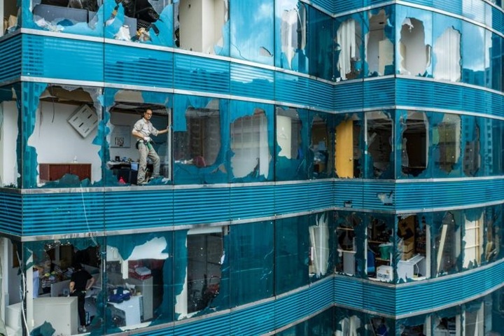 Hậu quả của cơn bão Mangkhut ở Hong Kong ngày 17/9/2018. Ảnh: Getty