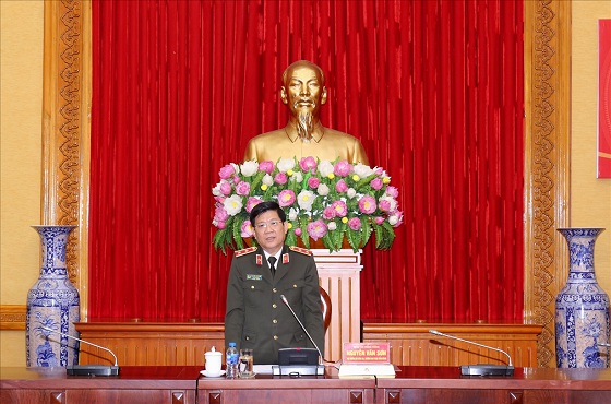 Thứ trưởng Nguyễn Văn Sơn phát biểu tại Hội nghị.