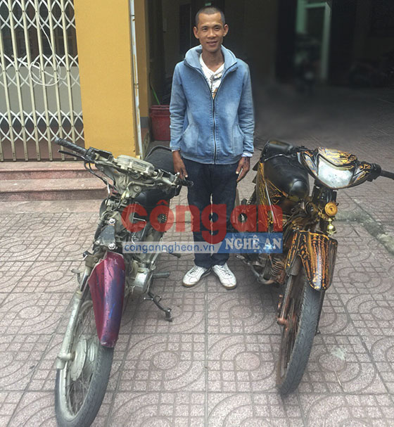 Đối tượng  Phạm Văn Sáng cùng tang vật vụ trộm