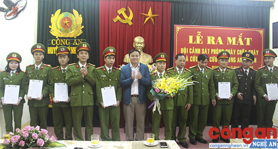 Ra mắt Đội Cảnh sát Phòng cháy chữa cháy và Cứu nạn, cứu hộ