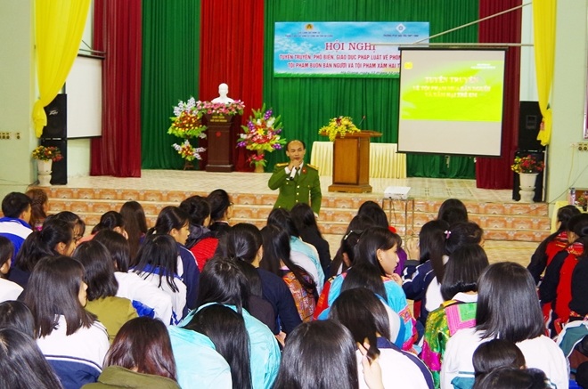 Giáo dục kiến thức pháp luật tới học sinh vùng cao