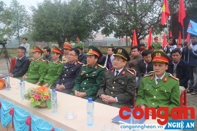 Các đại biểu tham dự buổi lễ