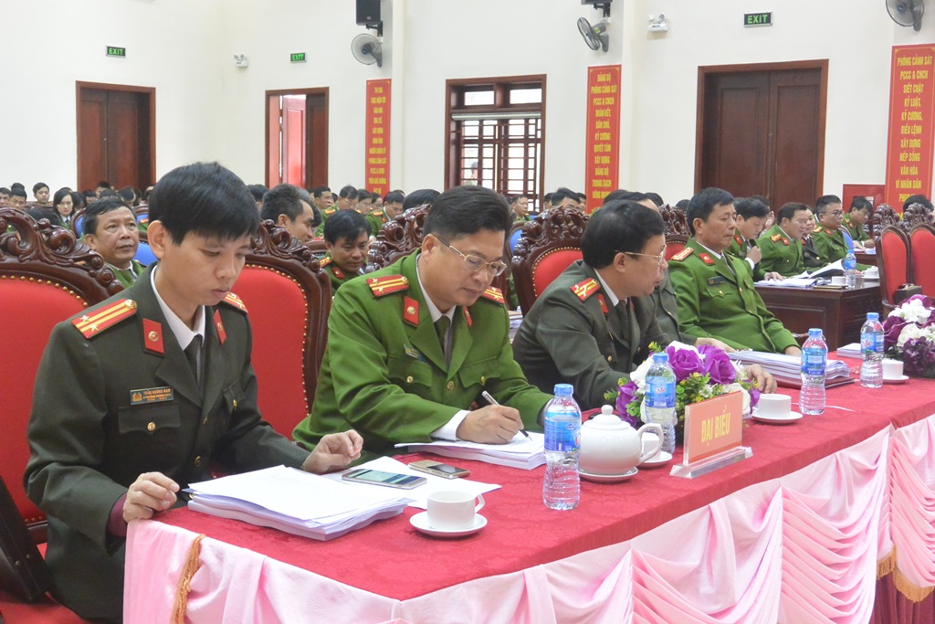 Các đại biểu tham dự hội nghị
