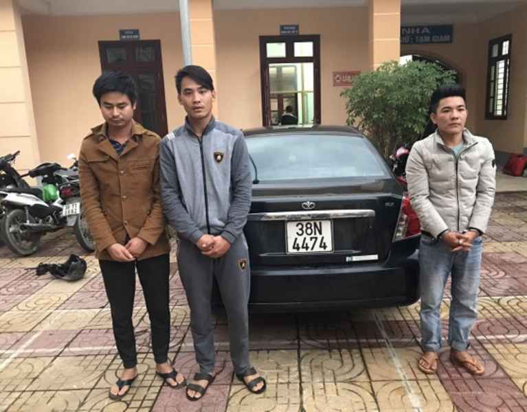 Dùng xế hộp vận chuyển pháo từ Quảng Bình về Hà Tĩnh