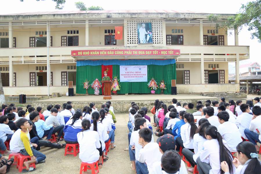 Tuyên truyền pháp luật cho các em học sinh