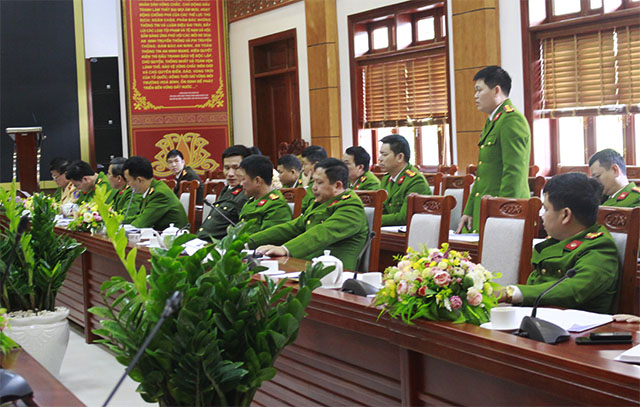 Chỉ huy Đội nghiệp vụ Công an TP Vinh báo cáo một số khó khăn tại cơ sở