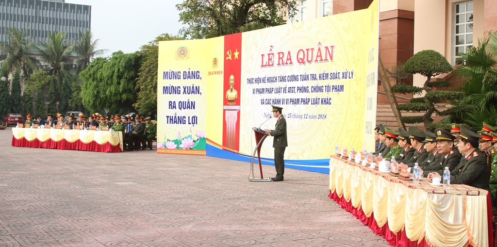 Các đại biểu tham dự Lễ ra quân đảm bảo ANTT, trật tự ATGT trước, trong và sau Tết Nguyên đán Kỷ Hợi 2019.
