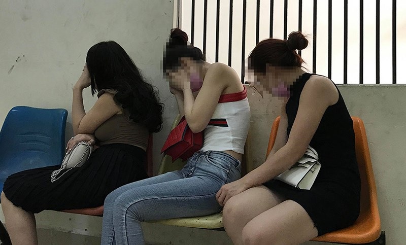 Triệt phá đường dây mại dâm theo tour tại TPHCM