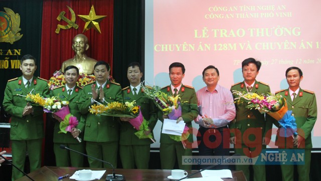 Trao thưởng cho Ban chuyên án 128M và 128G