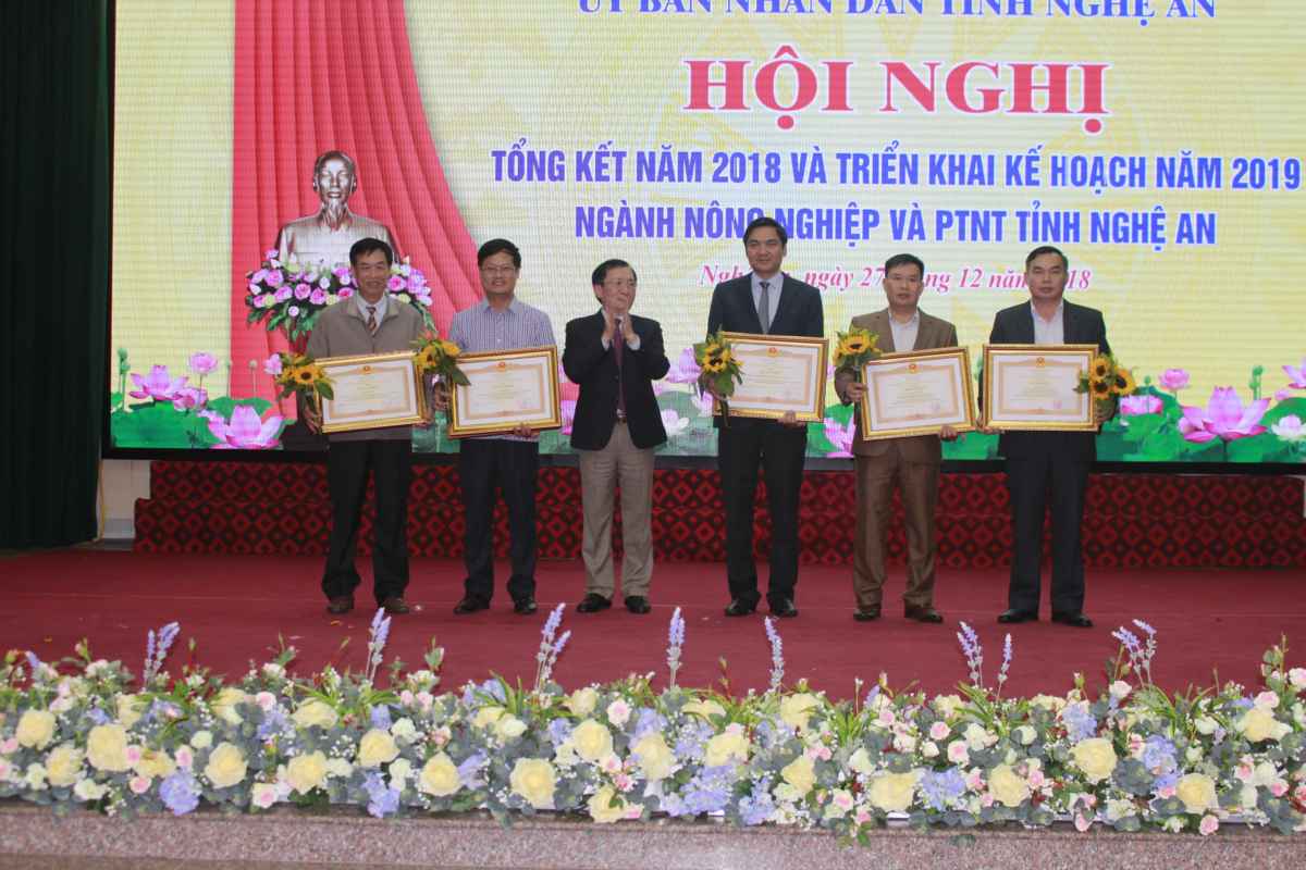 : Các tập thể, cá nhân nhận Bằng khen Thủ tướng Chính phủ