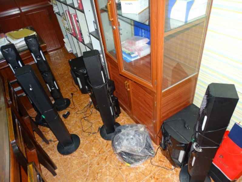  Một số bộ loa thu giữ tại hiện trường