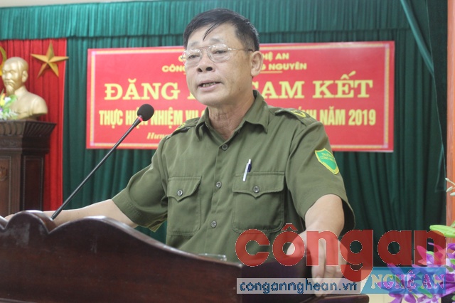 Đại diện các đội nghiệp vụ Công an huyện và Trưởng Công an các xã trình bày tham luận