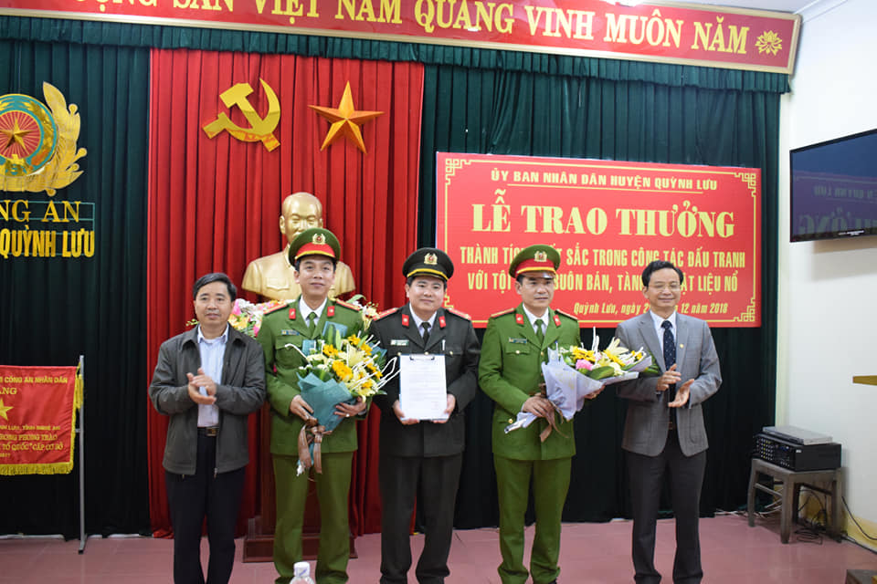 Trao thưởng cho Công an huyện Quỳnh Lưu