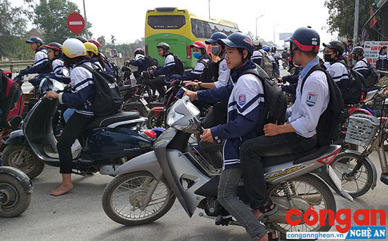 Việc phụ huynh giao xe môtô cho con em khi chưa đủ điều kiện sử dụng chính là đang “tiếp tay” cho hành vi vi phạm pháp luật