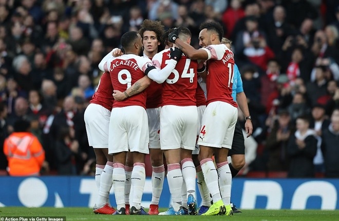 Hủy diệt Fulham, Arsenal rút ngắn khoảng cách với top 4