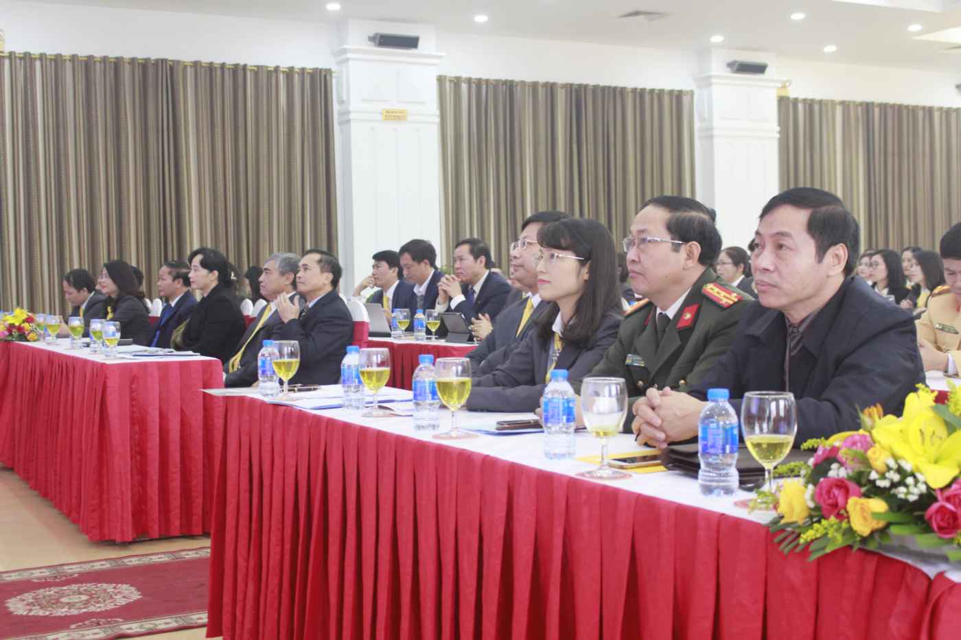 Các đại biểu dự hội nghị