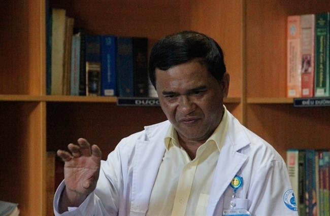 BS Phan Ngọc Duy Cần phân tích tình trạng các ca bệnh khi nuốt phải hạt nở.