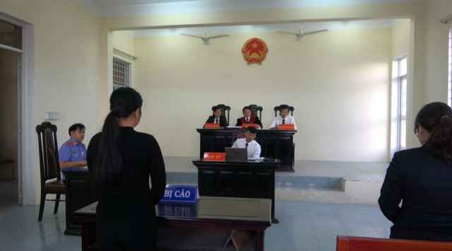 Quang cảnh phiên tòa xét xử