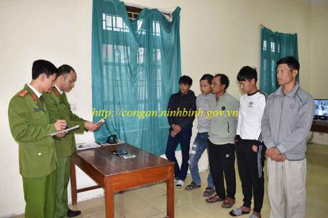 Nhóm đối tượng đánh bạc qua tin nhắn điện thoại
