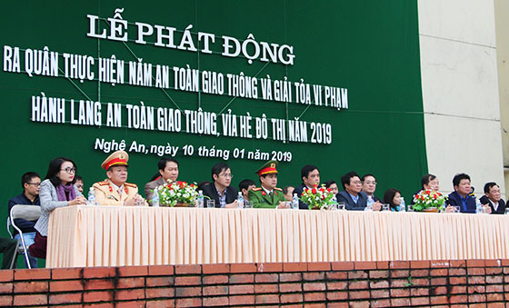 Các đại biểu tham dự buổi lễ