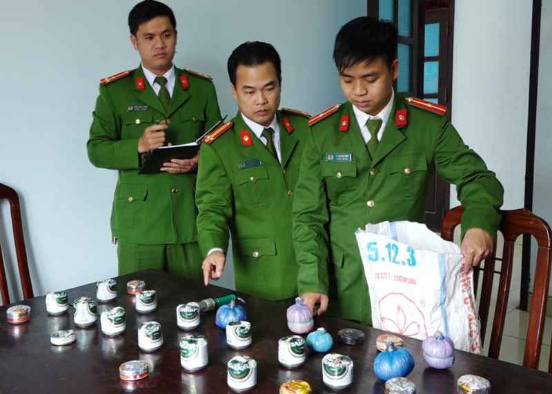 Thu giữ hàng chục quả mìn tự tạo