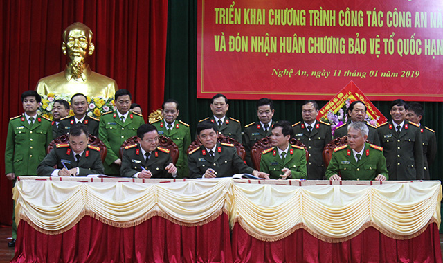 Các đơn vị ký kết giao ước thi đua