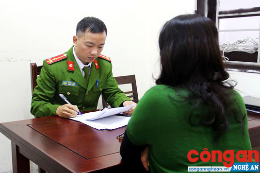 1 nạn nhân bị lừa đảo qua mạng xã hội trình báo tại Cơ quan CSĐT