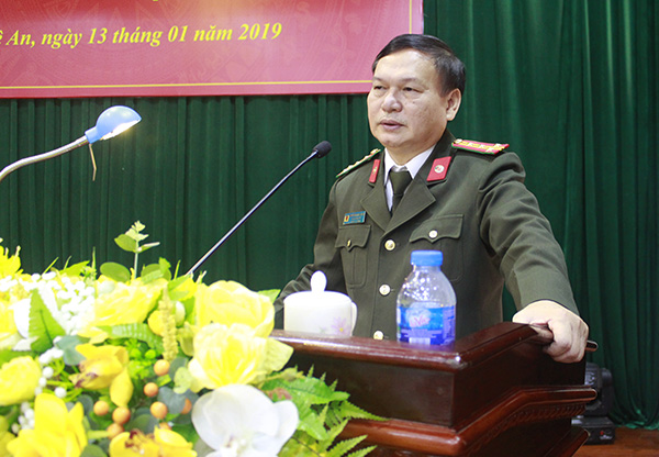 Đại tá Nguyễn Đình Dung, Phó Giám đốc Công an tỉnh phát biểu chỉ đạo Hội nghị.